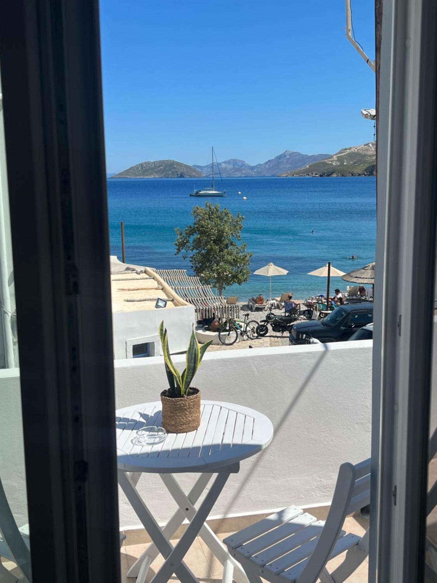 White Island Rooms Panteli Екстериор снимка