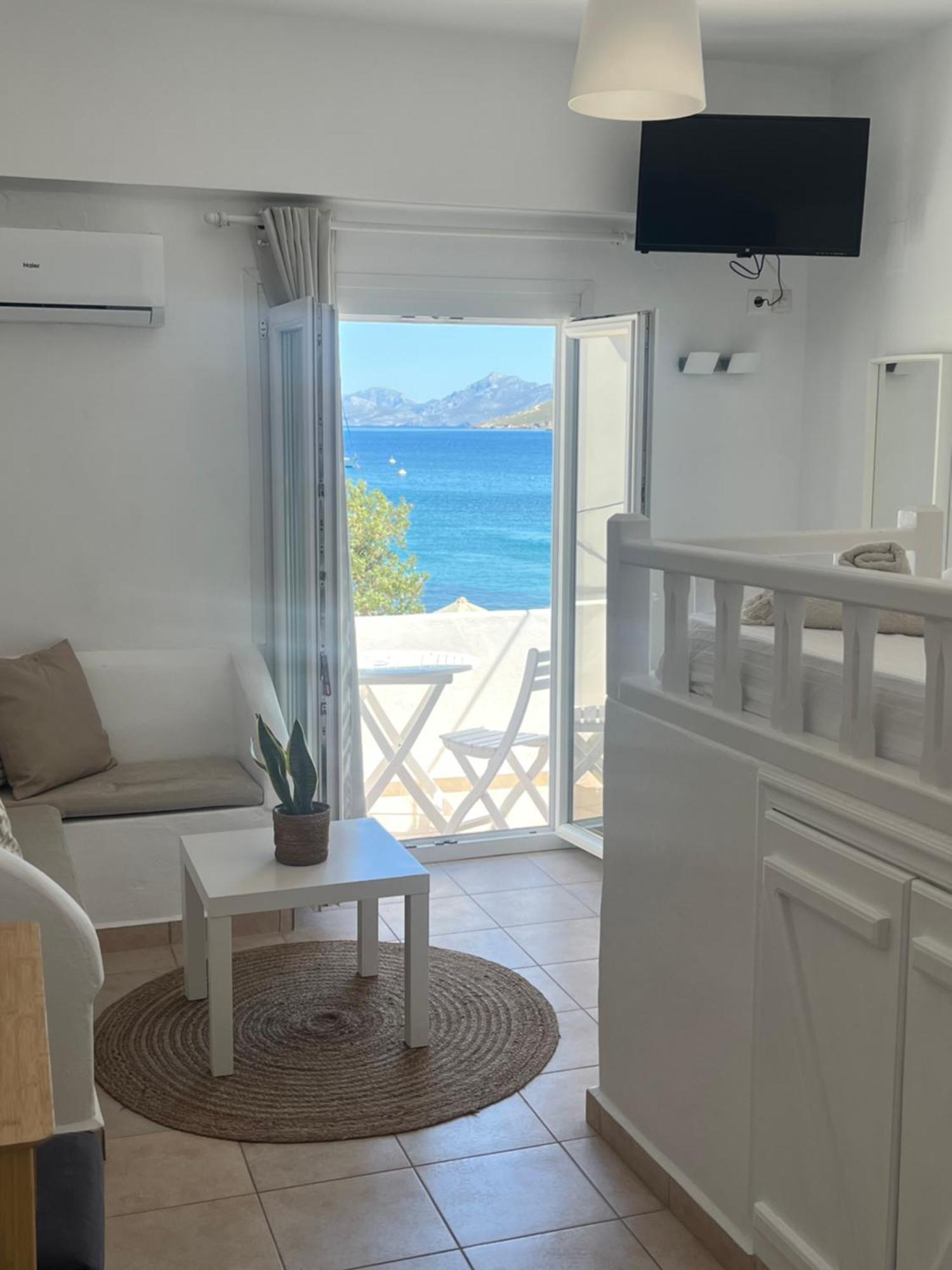 White Island Rooms Panteli Екстериор снимка