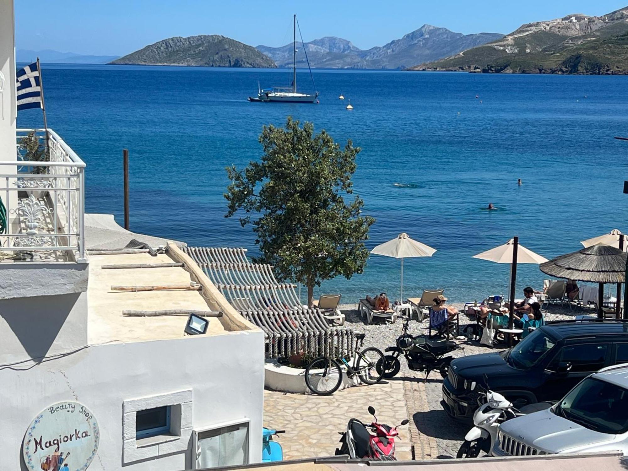 White Island Rooms Panteli Екстериор снимка